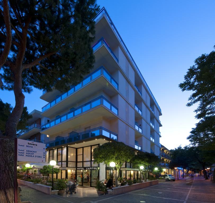 Hotel Capitol Мизано-Адриатико Экстерьер фото